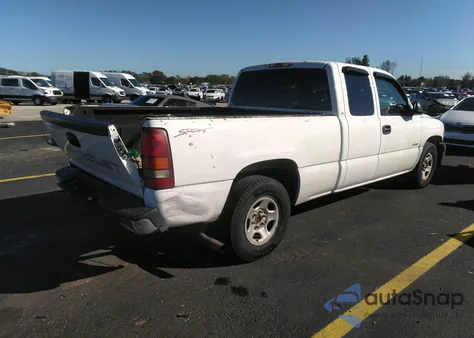 2002 Chevrolet Silverado 1500 z USA, uszkodzony, nr VIN 2GCEC19V621309531